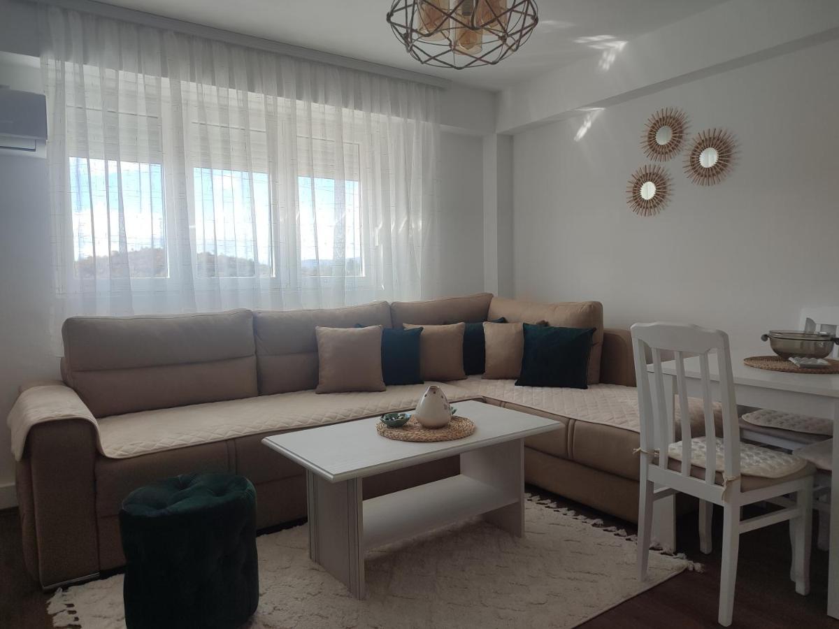 Apartman Dbb Nikšić Eksteriør billede